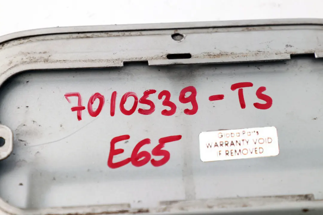 BMW E65 Klapka wlewu paliwa titansilber - SKU 7010539-TS - Numer Części 7010539