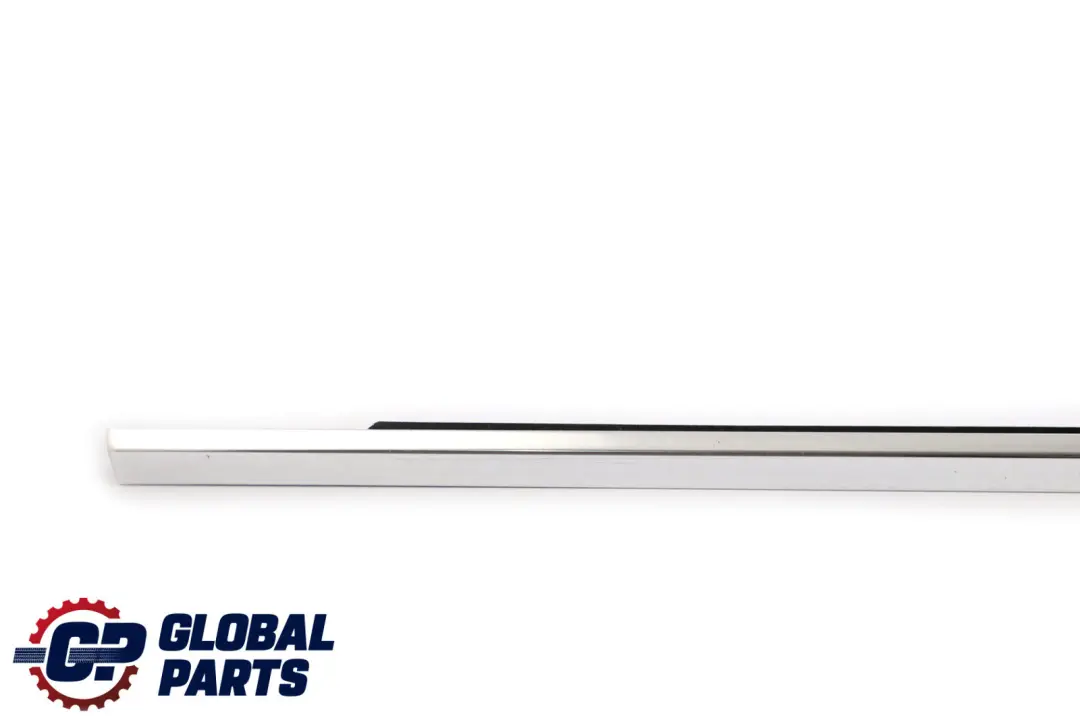 Paraspruzzi Esterno Porta Anteriore Destra Cromato per BMW E65 E66 con numero di parte 7010542 BMW E65 E66 Paraspruzzi Esterno Porta Anteriore Destra Cromato - SKU 7010542 - Numero di parte 7010542