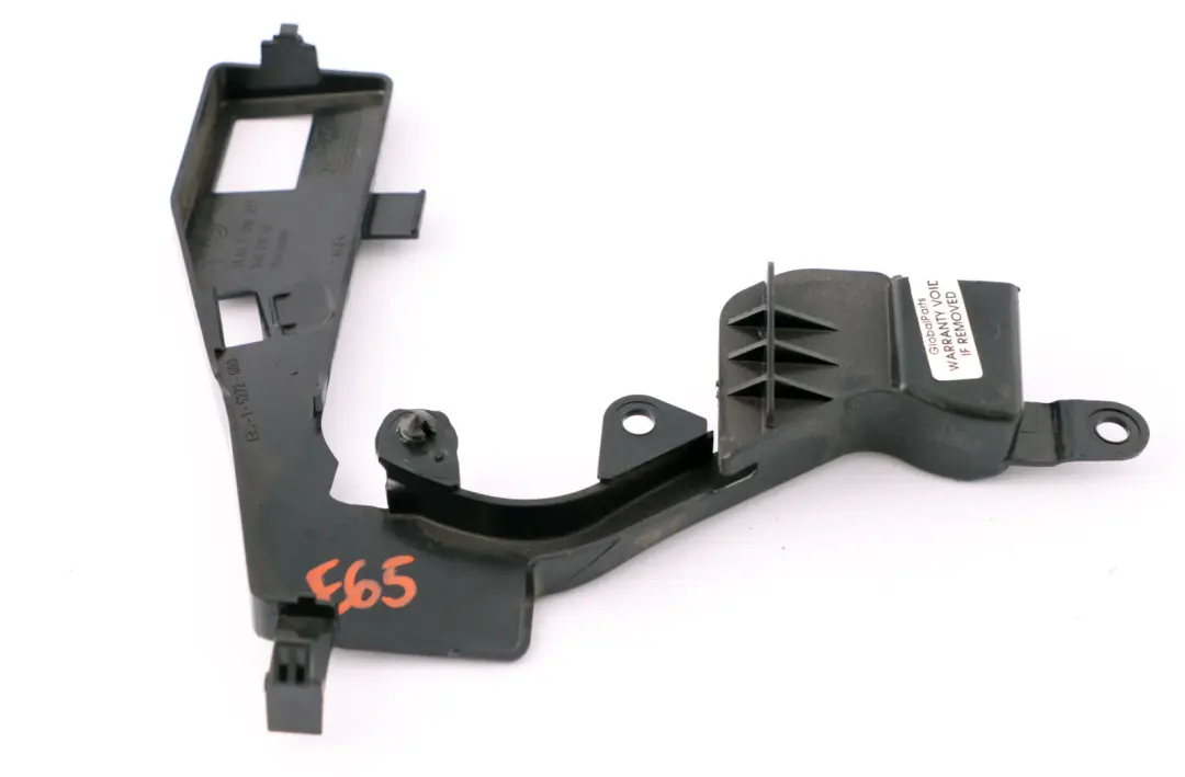 Uchwyt linki cięgna klapy tylnej tył do BMW E65 E66 o numerze 7010977 BMW E65 E66 Uchwyt linki cięgna klapy tylnej tył - SKU 7010977 - Numer Części 7010977