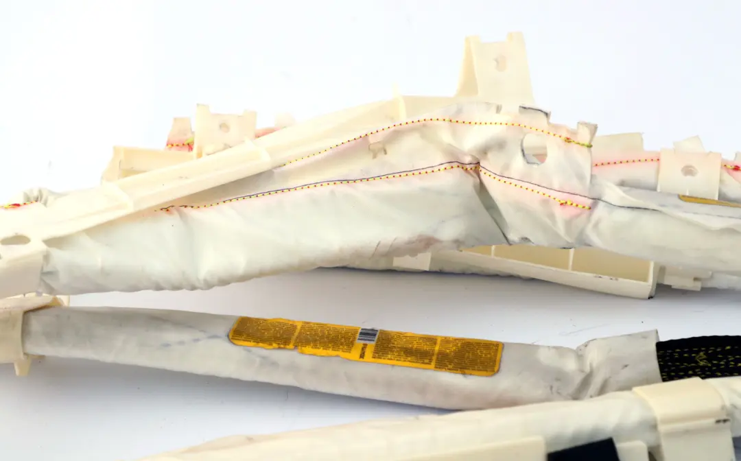 Module D'Air De Tête Rideau De Toit AHPS2 Droit pour BMW E65 à propos du numéro de pièce 7011014 BMW E65 Module D'Air De Tête Rideau De Toit AHPS2 Droit - SKU 7011014 - Numéro de pièce 7011014