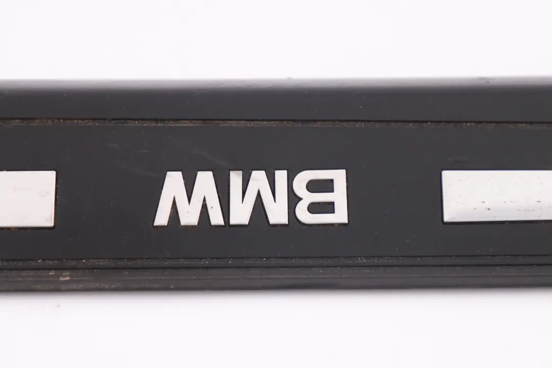 BMW E63 E64 Bande Garniture Couvercle D'Entrée Avant Droite Noire - SKU 7011076 - Numéro de pièce 7011076