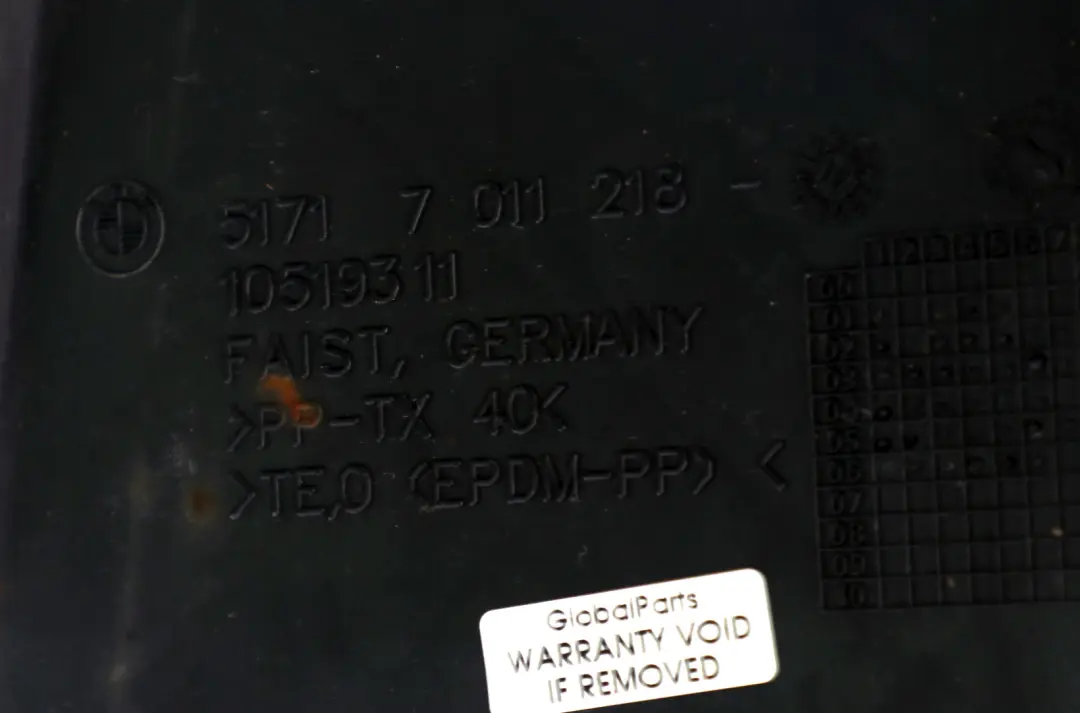 BMW E65 E66 E67 Prowadnica Kierownica Powietrza - SKU 7011218 - Numer Części 7011218