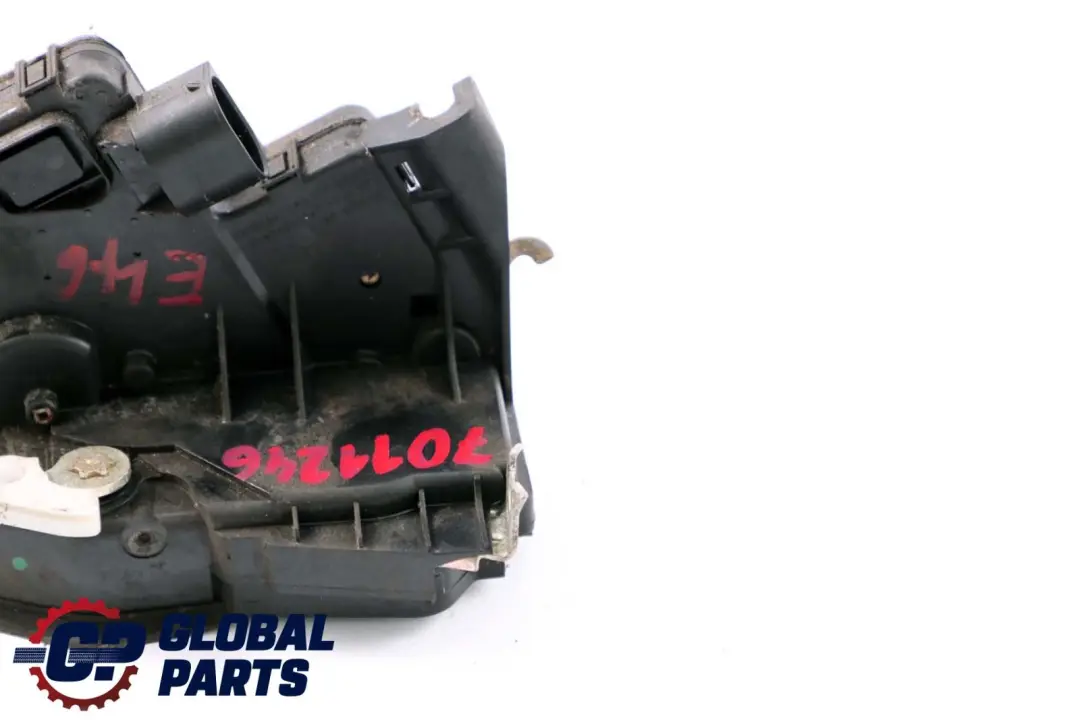 Serrure de Verrou Rotatif Actuateur Droite Porte Arriere pour BMW E46 à propos du numéro de pièce 7011246 BMW E46 Serrure de Verrou Rotatif Actuateur Droite Porte Arriere - SKU 7011246 - Numéro de pièce 7011246