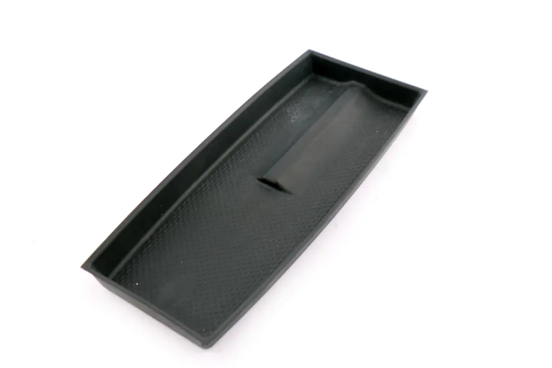 Einlegematte Gummimatte Armlehne Mittelkonsole für BMW 7 er E65 E66 E67 mit Teilenummer 7011610 BMW 7 er E65 E66 E67 Einlegematte Gummimatte Armlehne Mittelkonsole - SKU 7011610 - Teilenummer 7011610