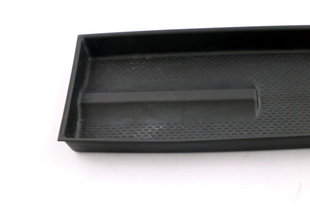 Einlegematte Tappetino di Gomma Bracciolo Centrale per BMW E65 E66 E67 con numero di parte 7011610 BMW E65 E66 E67 Einlegematte Tappetino di Gomma Bracciolo Centrale - SKU 7011610 - Numero di parte 7011610