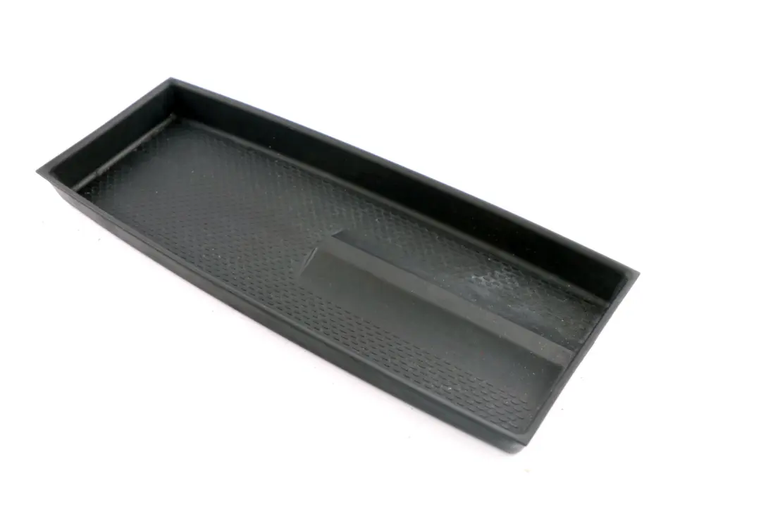 Einlegematte Gummimatte Armlehne Mittelkonsole für BMW 7 er E65 E66 E67 mit Teilenummer 7011610 BMW 7 er E65 E66 E67 Einlegematte Gummimatte Armlehne Mittelkonsole - SKU 7011610 - Teilenummer 7011610