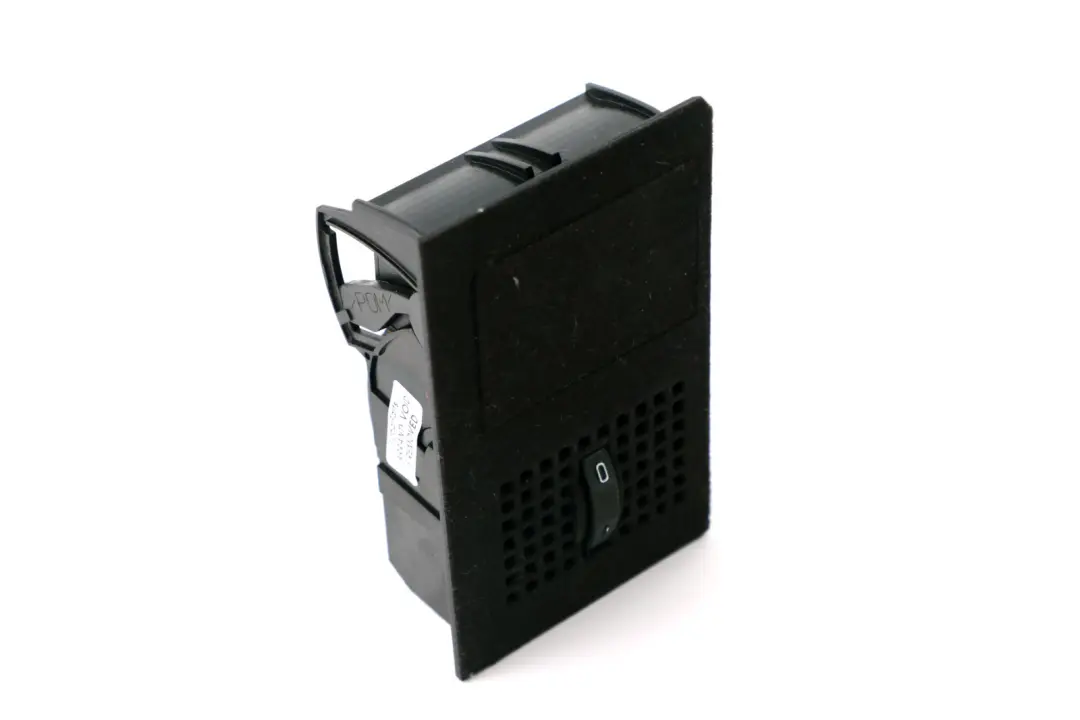 Consola Central Monedero con Ventilacion Compartimiento Almacenamiento para BMW E65 con número de pieza 7011612 BMW E65 Consola Central Monedero con Ventilacion Compartimiento Almacenamiento - SKU 7011612 - Número de pieza 7011612