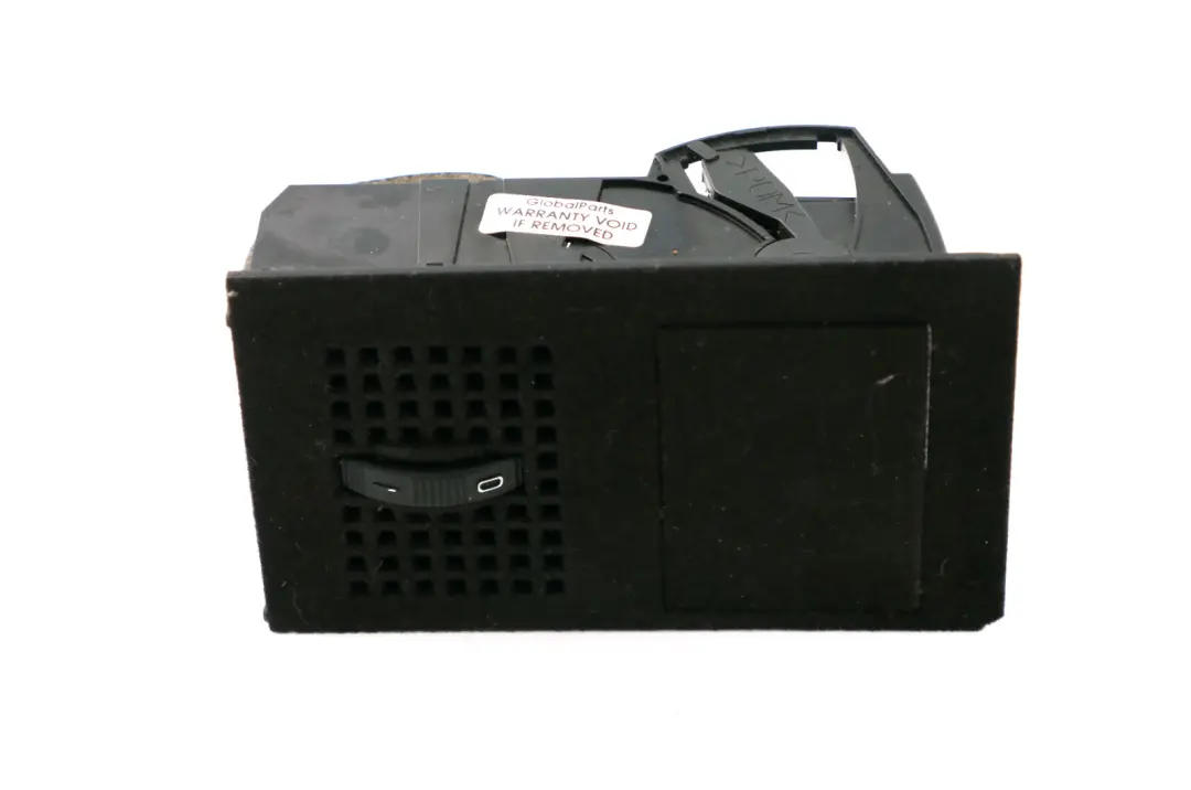 Scomparto Monete Bracciolo Centrale Impilatori per BMW E65 E66 E67 con numero di parte 7011612 BMW E65 E66 E67 Scomparto Monete Bracciolo Centrale Impilatori - SKU 7011612 - Numero di parte 7011612