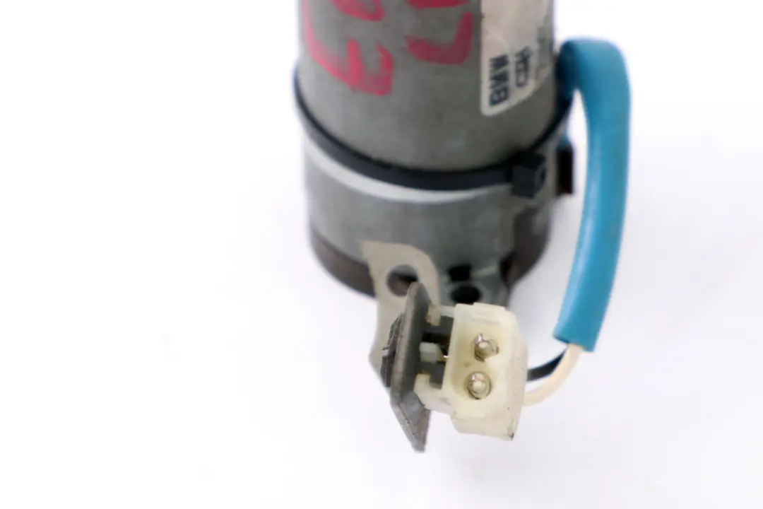 Motore regolazione altezza sedile anteriore sinistro 1-1482-01 per BMW E46 E64 con numero di parte 7011737 BMW E46 E64 Motore regolazione altezza sedile anteriore sinistro 1-1482-01 - SKU 7011737 - Numero di parte 7011737