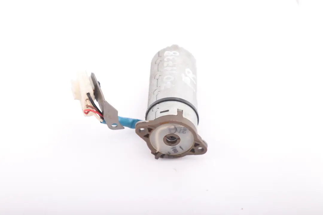 Front Right O/S Seat Height Adjustment Drive to BMW 3 6 Series E46 E64 with Part number 7011738 BMW 3 6 Series E46 E64 Front Right O/S Seat Height Adjustment Drive - SKU 7011738 - Part number 7011738