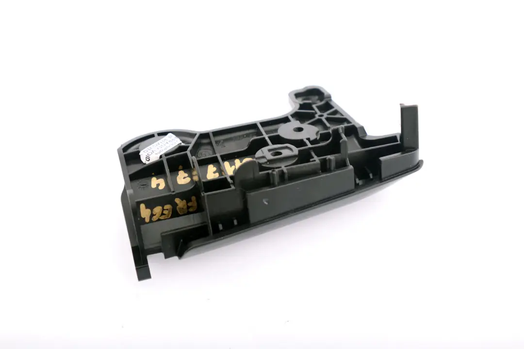 BMW E46 E64 Coperchio Uscita Cinghia Guida Montaggio Anteriore Destro - SKU 7011774 - Numero di parte 7011774