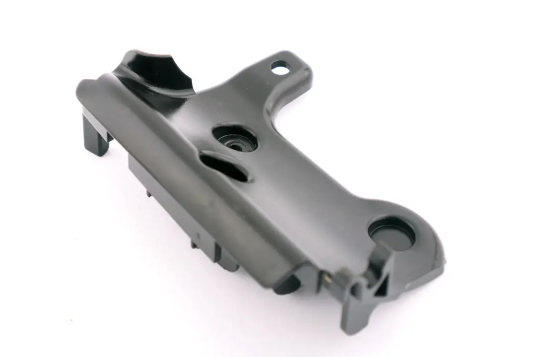 Belt Outlet Guide Mount Delantero Derecho para BMW E46 E64 Cover con número de pieza 7011774 BMW E46 E64 Cover Belt Outlet Guide Mount Delantero Derecho - SKU 7011774 - Número de pieza 7011774