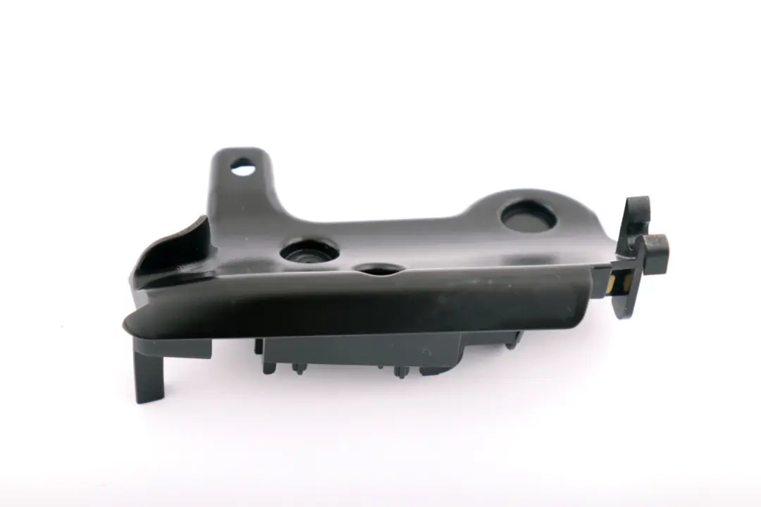 BMW E46 E64 Couvercle De Guide De Sortie De Courroie Support Avant Droit - SKU 7011774 - Numéro de pièce 7011774