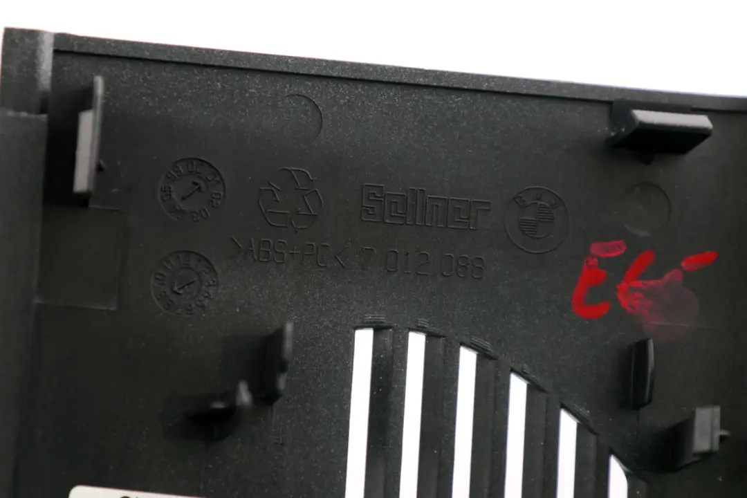 BMW E65 E66 E67 Consola Central Inserto Trasero Plata Oscuro - SKU 7012088 - Número de pieza 7012196