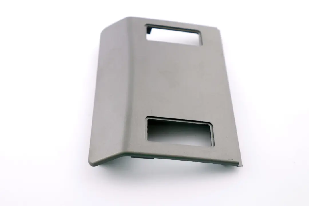 Consola Central Inserto Frontal Plata Oscuro para BMW E65 E66 E67 con número de pieza 7012196 BMW E65 E66 E67 Consola Central Inserto Frontal Plata Oscuro - SKU 7012196 - Número de pieza 7012196