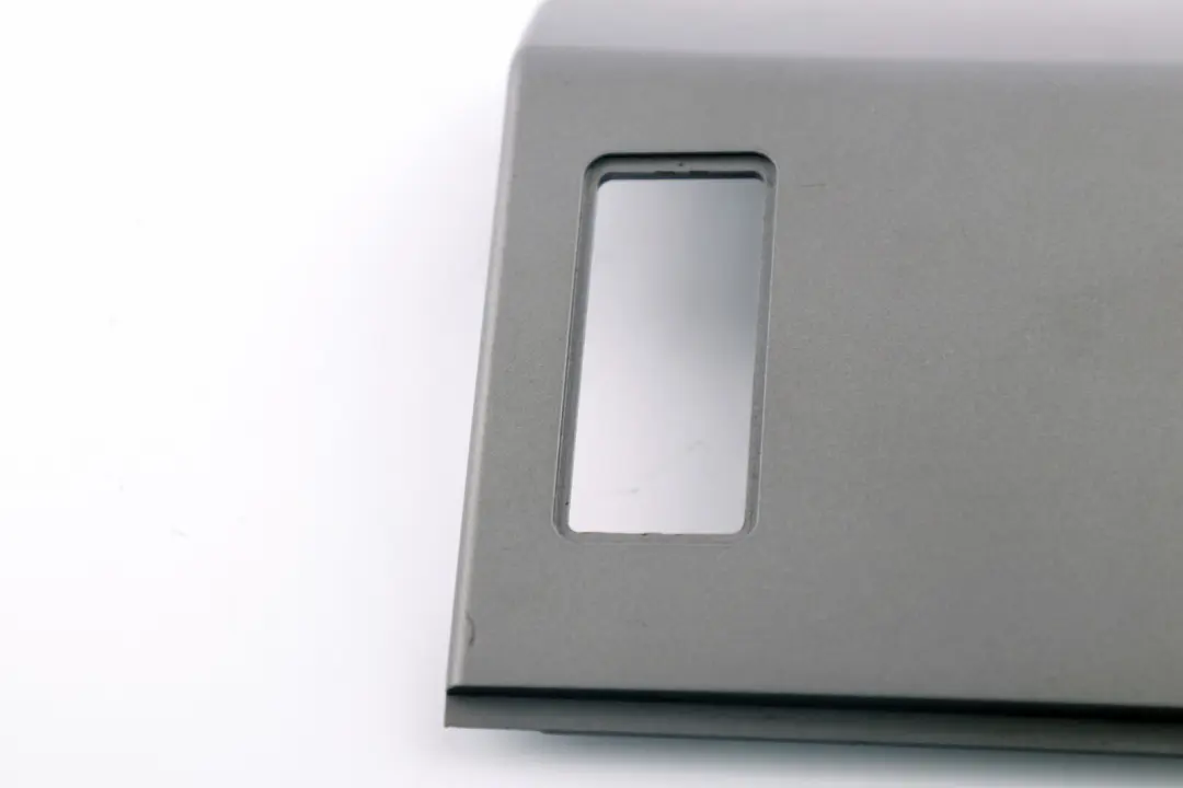 Zaślepka osłona podsufitki panel przód do BMW E65 E66 o numerze 7012196 BMW E65 E66 Zaślepka osłona podsufitki panel przód - SKU 7012196 - Numer Części 7012196