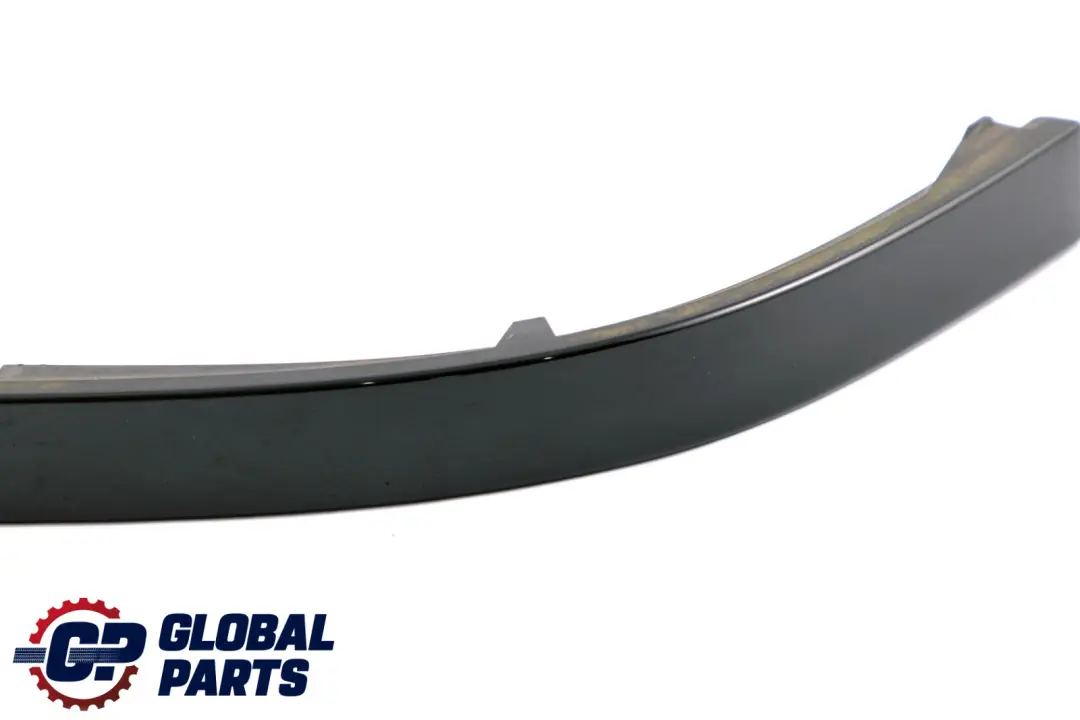 Blende Heckleuchte hinten rechts SCHWARZ Black Sapphire - 475 für BMW 7 er E65 mit Teilenummer 7012288 BMW 7 er E65 Blende Heckleuchte hinten rechts SCHWARZ Black Sapphire - 475 - SKU 7012288-BS - Teilenummer 7012288