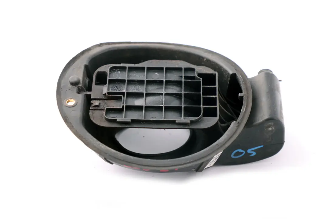 Coperchio Sportello Bocchettone Rifornimento Carburante per BMW Z4 E85 E86 con numero di parte 7012738 BMW Z4 E85 E86 Coperchio Sportello Bocchettone Rifornimento Carburante - SKU 7012738 - Numero di parte 7012738