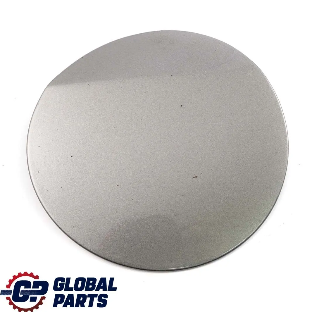 Filler Fill In Flap Cap Cover Sterlinggrau Metallic 472 Grey para BMW Z4 E85 Fuel con número de pieza 7012740 BMW Z4 E85 Fuel Filler Fill In Flap Cap Cover Sterlinggrau Metallic 472 Grey - SKU 7012740-STG - Número de pieza 7012740