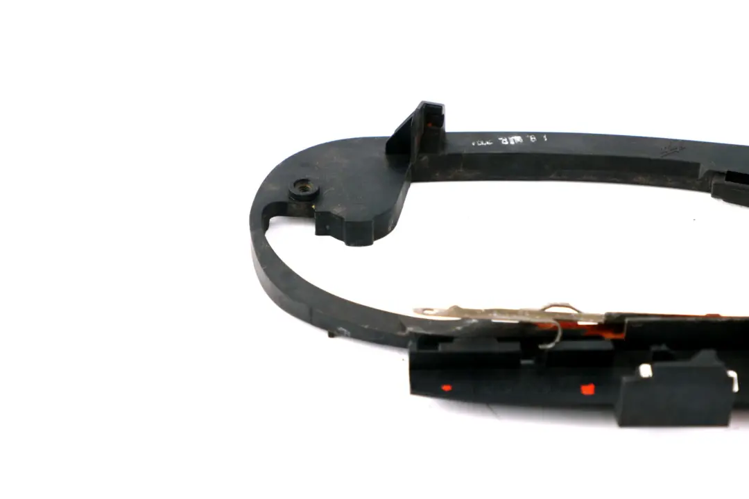 Portón Exterior Manija Puerta Trasera Izquierda para BMW E65 E66 E67 con número de pieza 7013703 BMW E65 E66 E67 Portón Exterior Manija Puerta Trasera Izquierda - SKU 7013703 - Número de pieza 7013703