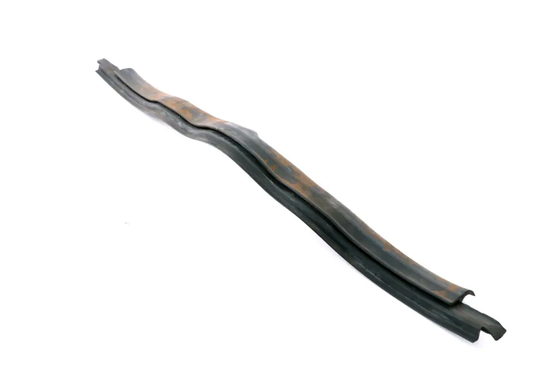 Guarnizione Scompartimento Motore per BMW E65 E66 E67 con numero di parte 7013744 BMW E65 E66 E67 Guarnizione Scompartimento Motore - SKU 7013744 - Numero di parte 7013744