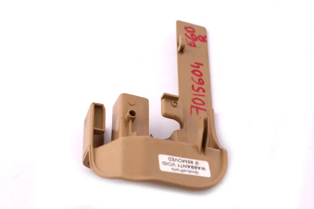Blende Vorne Innen Rechts Sitze Beige 7007700 für BMW 5 7 er E60 E65 mit Teilenummer 7015604 BMW 5 7 er E60 E65 Blende Vorne Innen Rechts Sitze Beige 7007700 - SKU 7015604 - Teilenummer 7015604
