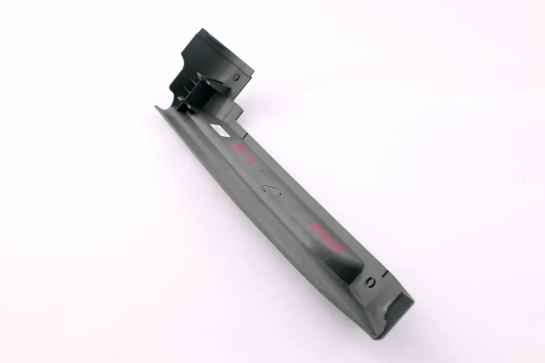 Osłona szyny fotela prawa flanellgrau BMW e65 e66 do o numerze 7015634 Osłona szyny fotela prawa flanellgrau BMW e65 e66 - SKU 7015634 - Numer Części 7015634