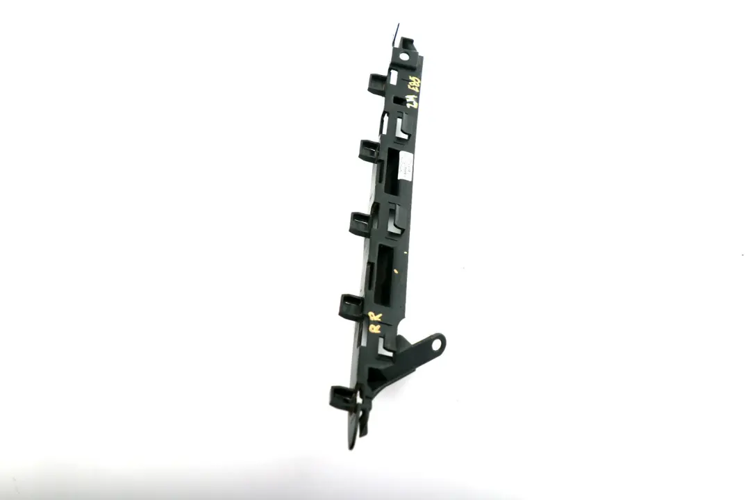 Registrazione Paraurti Posteriore Destra 5112 per BMW Z4 E85 con numero di parte 7016078 BMW Z4 E85 Registrazione Paraurti Posteriore Destra 5112 - SKU 7016078 - Numero di parte 7016078