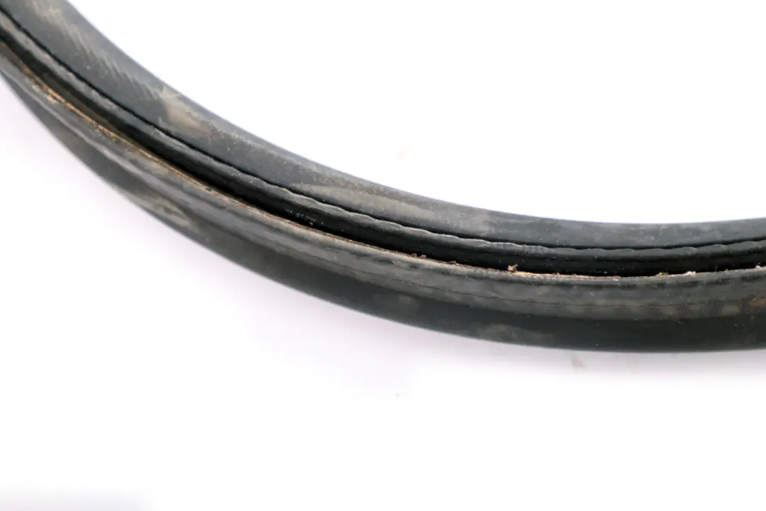 Uszczelka klapy bagażnika do BMW E85 Z4 o numerze 7016194 BMW E85 Z4 Uszczelka klapy bagażnika - SKU 7016194 - Numer Części 7016194