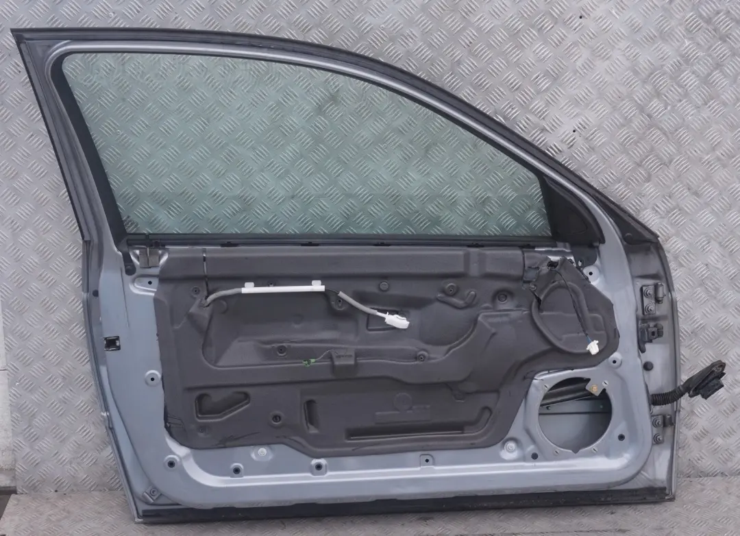 Front Left Door N/S Silbergrau Silver Grey Metallic to BMW 3 Series E46 Compact with Part number 7016239 BMW 3 Series E46 Compact Front Left Door N/S Silbergrau Silver Grey Metallic - SKU 7016239-SBG - Part number 7016239