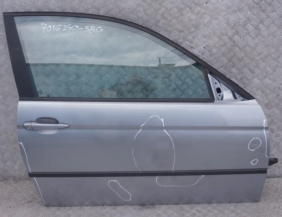 Front Right Door O/S Silbergrau Silver Grey Metallic to BMW 3 Series E46 Compact with Part number 7016239 BMW 3 Series E46 Compact Front Right Door O/S Silbergrau Silver Grey Metallic - SKU 7016240-SBG - Part number 7016239