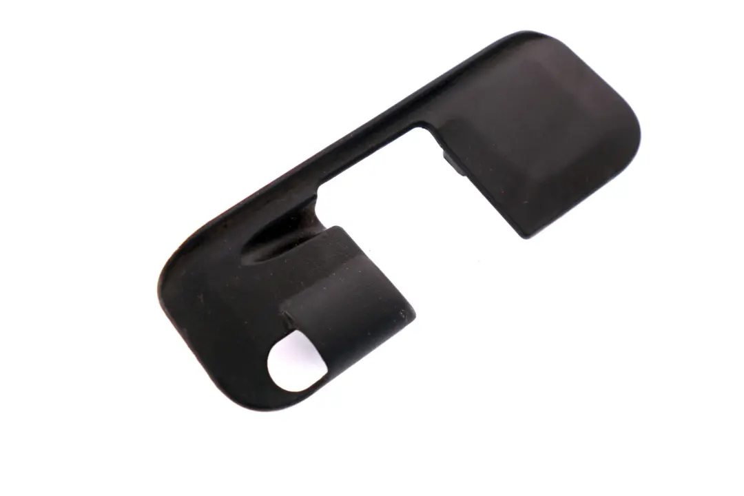 Abdeckung Scharnier Rechts Heckklappe/Schliesssystem für BMW 3 er E46 mit Teilenummer 7016520 BMW 3 er E46 Abdeckung Scharnier Rechts Heckklappe/Schliesssystem - SKU 7016520 - Teilenummer 7016520