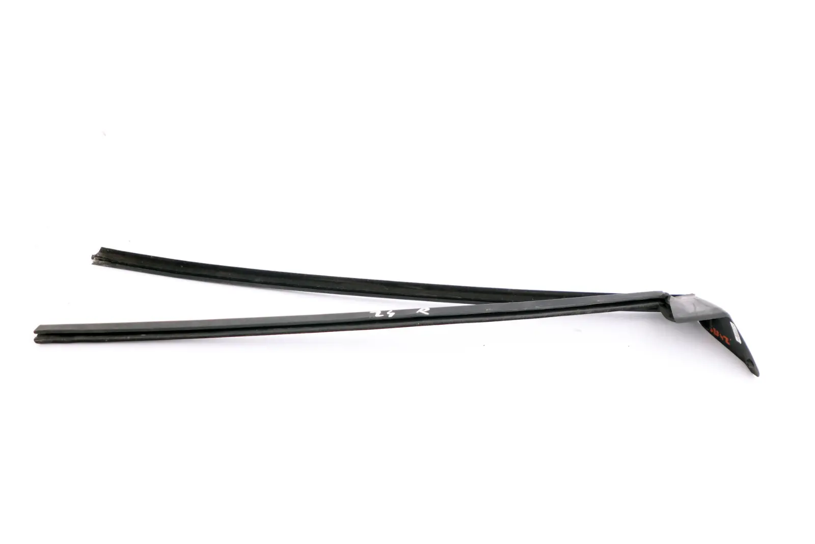 BMW Z4 E85 E86 Trim Weather Strip Seal Right O/S 7016638