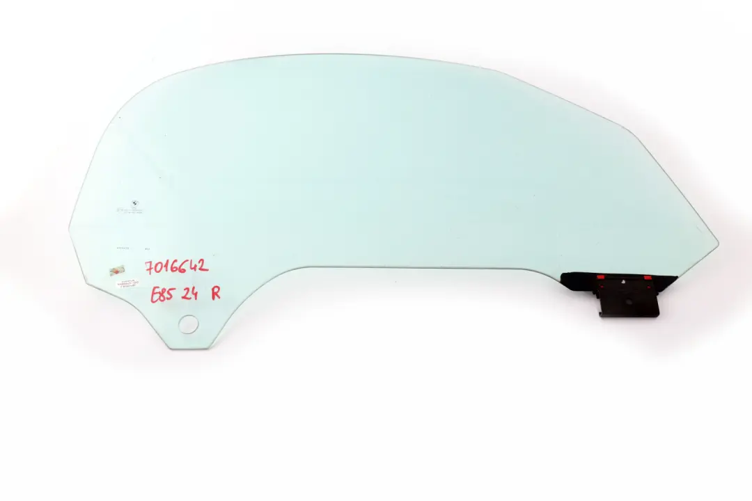 Vetro Finestrino Laterale Portiera Anteriore Destro Verde AS2 per BMW Z4 E85 con numero di parte 7016642 BMW Z4 E85 Vetro Finestrino Laterale Portiera Anteriore Destro Verde AS2 - SKU 7016642 - Numero di parte 7016642
