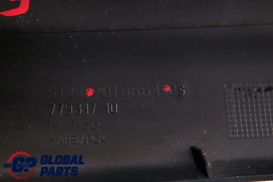 Couverture Tablier Haut Noir pour BMW Z4 Serie E85 à propos du numéro de pièce 7016664 BMW Z4 Serie E85 Couverture Tablier Haut Noir - SKU 7016664 - Numéro de pièce 7016664