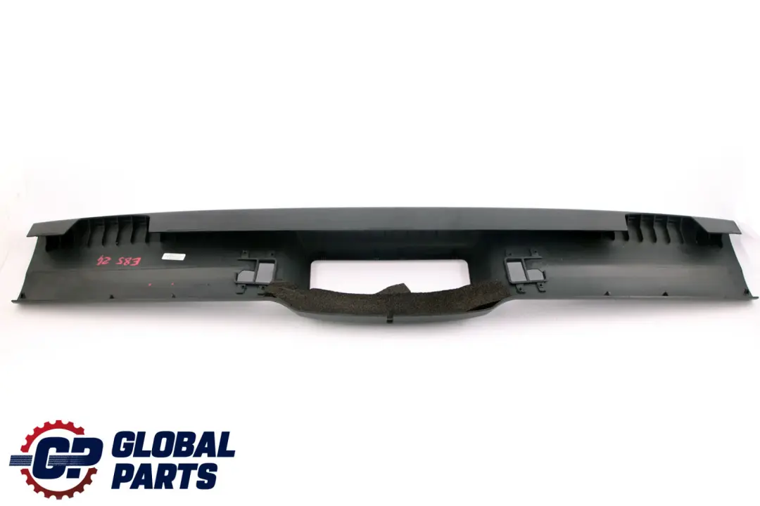 Parabrisas Panel Cubierta Superior Negro para BMW Z4 Serie E85 con número de pieza 7016664 BMW Z4 Serie E85 Parabrisas Panel Cubierta Superior Negro - SKU 7016664 - Número de pieza 7016664