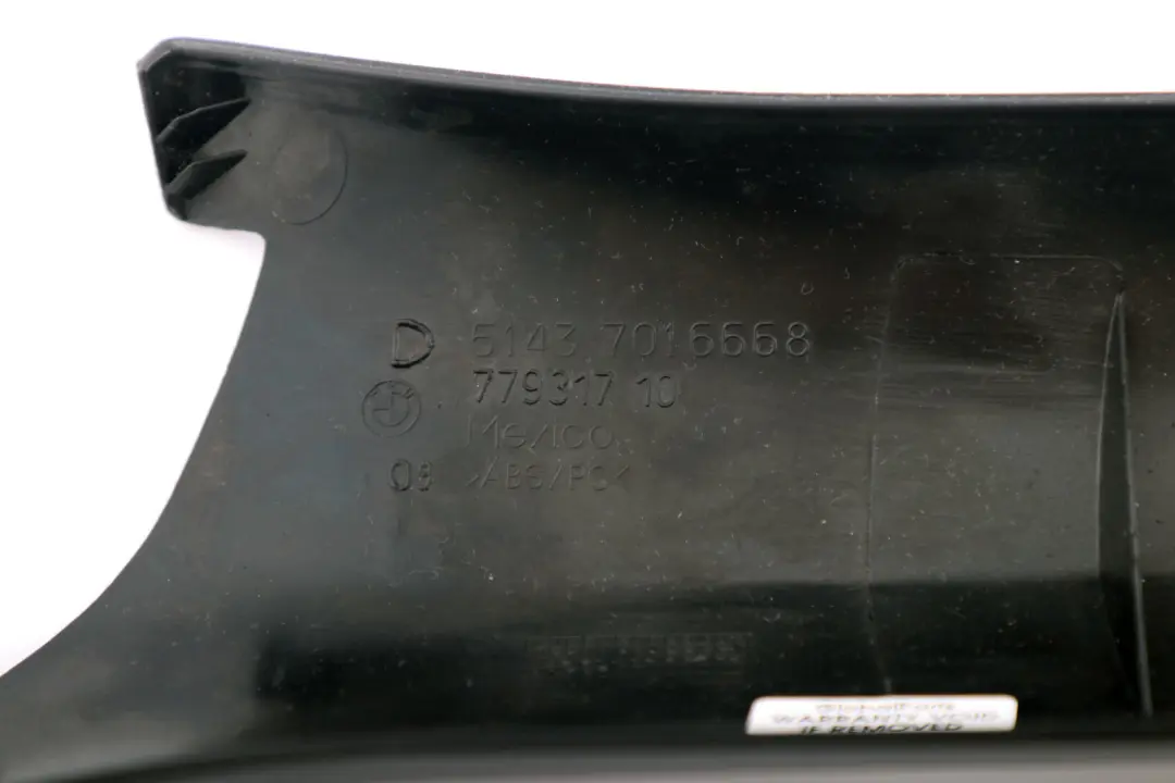 Cubierta Delantal Pilar Recorte Derecho Negro para BMW Z4 E85 con número de pieza 7016668 BMW Z4 E85 Cubierta Delantal Pilar Recorte Derecho Negro - SKU 7016668 - Número de pieza 7016668