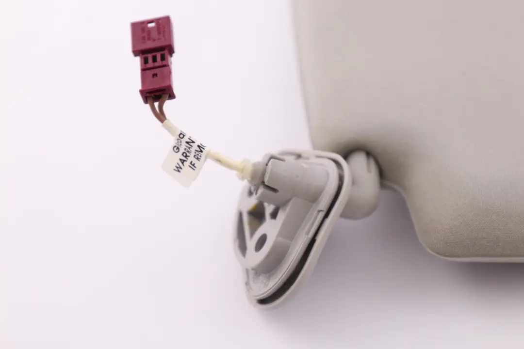 Sun Visor Lamp Light Cover Right O/S Cloth Steingrau Grey to BMW E65 E66 with Part number 7017792 BMW E65 E66 Sun Visor Lamp Light Cover Right O/S Cloth Steingrau Grey - SKU 7017792 - Part number 7017792