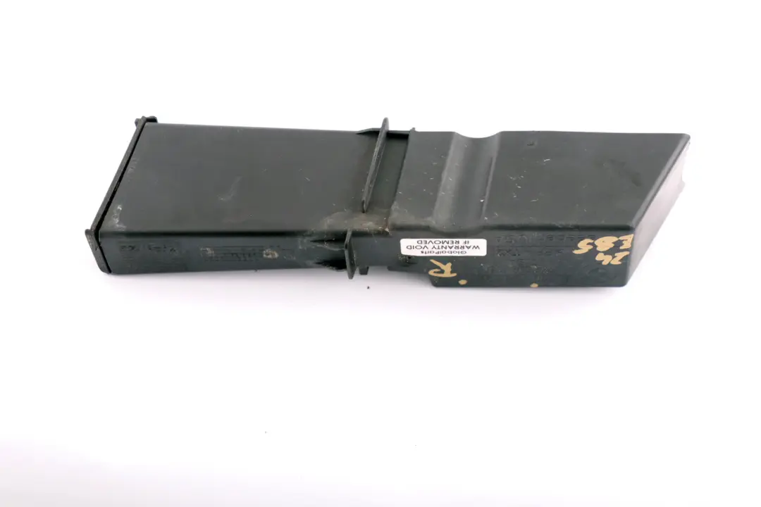 Odpływ Wody Podszybia Prawy Przód do BMW Z4 E85 E86 o numerze 7018222 BMW Z4 E85 E86 Odpływ Wody Podszybia Prawy Przód - SKU 7018222 - Numer Części 7018222