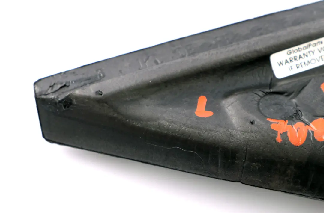 Uszczelka pianka lusterka lewa do BMW E65 E66 o numerze 7018901 BMW E65 E66 Uszczelka pianka lusterka lewa - SKU 7018901 - Numer Części 7018901