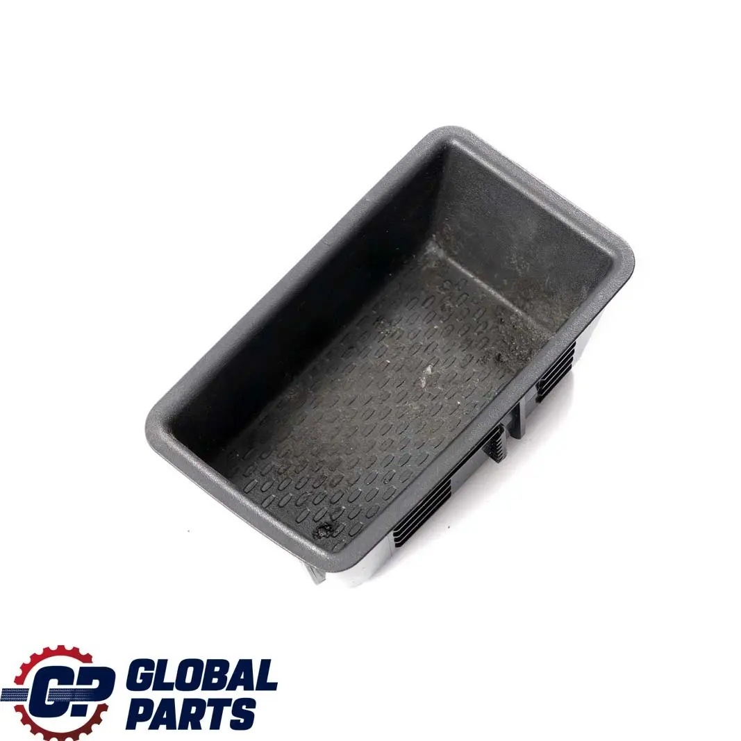 Popielniczka wkład konsola przód do BMW E65 E66 E67 o numerze 7022797 BMW E65 E66 E67 Popielniczka wkład konsola przód - SKU 7022797 - Numer Części 7022797