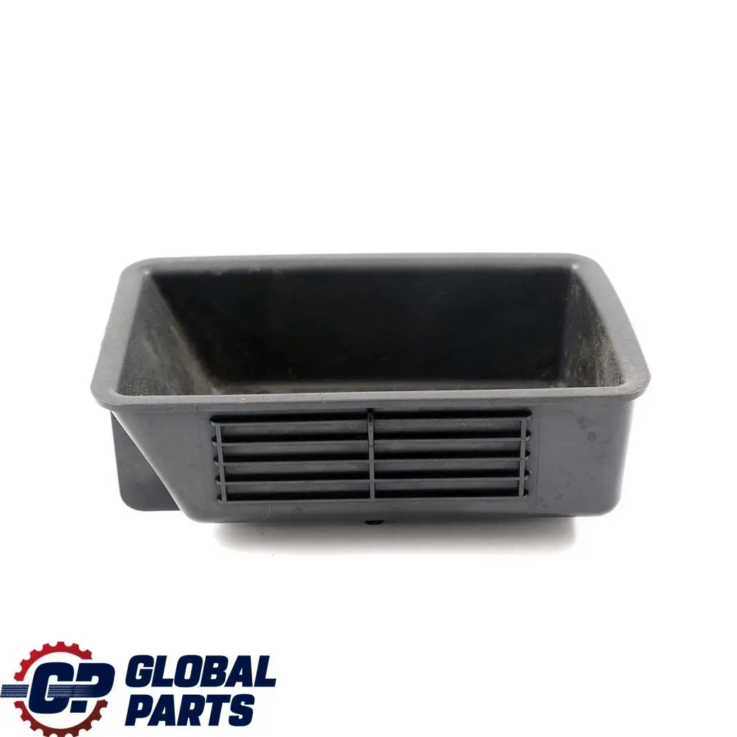 Consola Frontal Cenicero Insertar Almacenamiento Partición para BMW E65 con número de pieza 7022797 BMW E65 Consola Frontal Cenicero Insertar Almacenamiento Partición - SKU 7022797 - Número de pieza 7022797