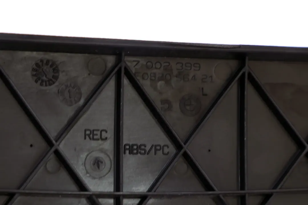 Trim Panel Centre Armrest Left Flanellgrau N/S 7002399 to BMW 7 Series E65 E66 E67 with Part number 7022847 BMW 7 Series E65 E66 E67 Trim Panel Centre Armrest Left Flanellgrau N/S 7002399 - SKU 7022847 - Part number 7022847