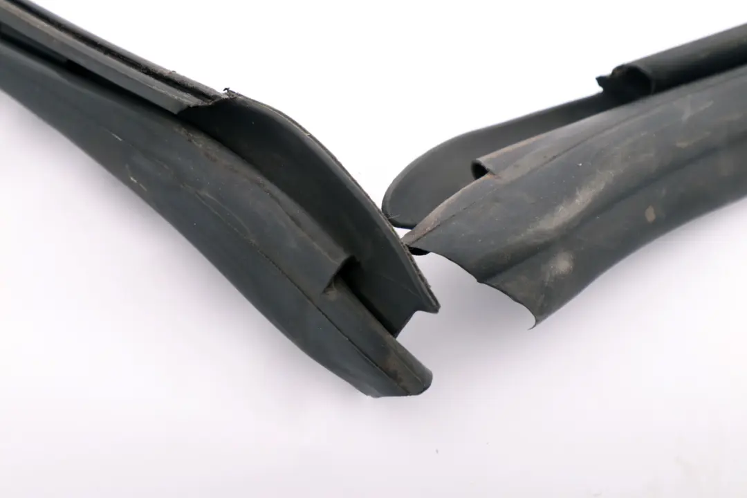 Front Cover Windshield Seal Column A to BMW Z4 Series E85 Roadster Cabrio with Part number 7023969 BMW Z4 Series E85 Roadster Cabrio Front Cover Windshield Seal Column A - SKU 7023969 - Part number 7023969