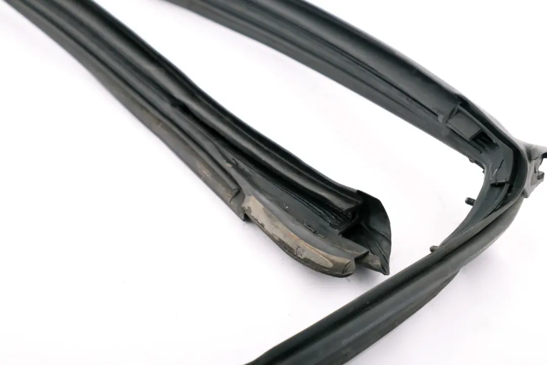 Front Cover Windshield Seal Column A to BMW Z4 Series E85 Roadster Cabrio with Part number 7023969 BMW Z4 Series E85 Roadster Cabrio Front Cover Windshield Seal Column A - SKU 7023969 - Part number 7023969