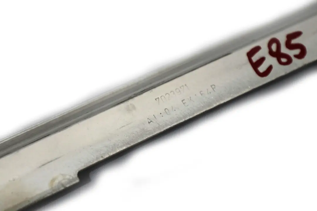 BMW Z4 Serie E85 Parabrisas Panel Superior Marco Cubierta Tira - SKU 7023971 - Número de pieza 7023971