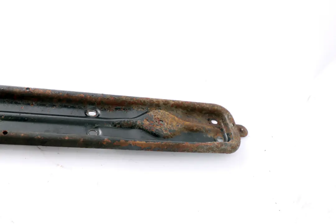 Soporte De montaje tunel trasero para BMW E65 E66 E67 con número de pieza 51717024832 BMW E65 E66 E67 Soporte De montaje tunel trasero - SKU 7024832 - Número de pieza 51717024832