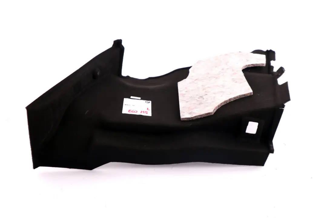 Wykładzina Tapicerka Boczek Bagażnika Lewy do BMW E60 o numerze 7024857 BMW E60 Wykładzina Tapicerka Boczek Bagażnika Lewy - SKU 7024857 - Numer Części 7024857