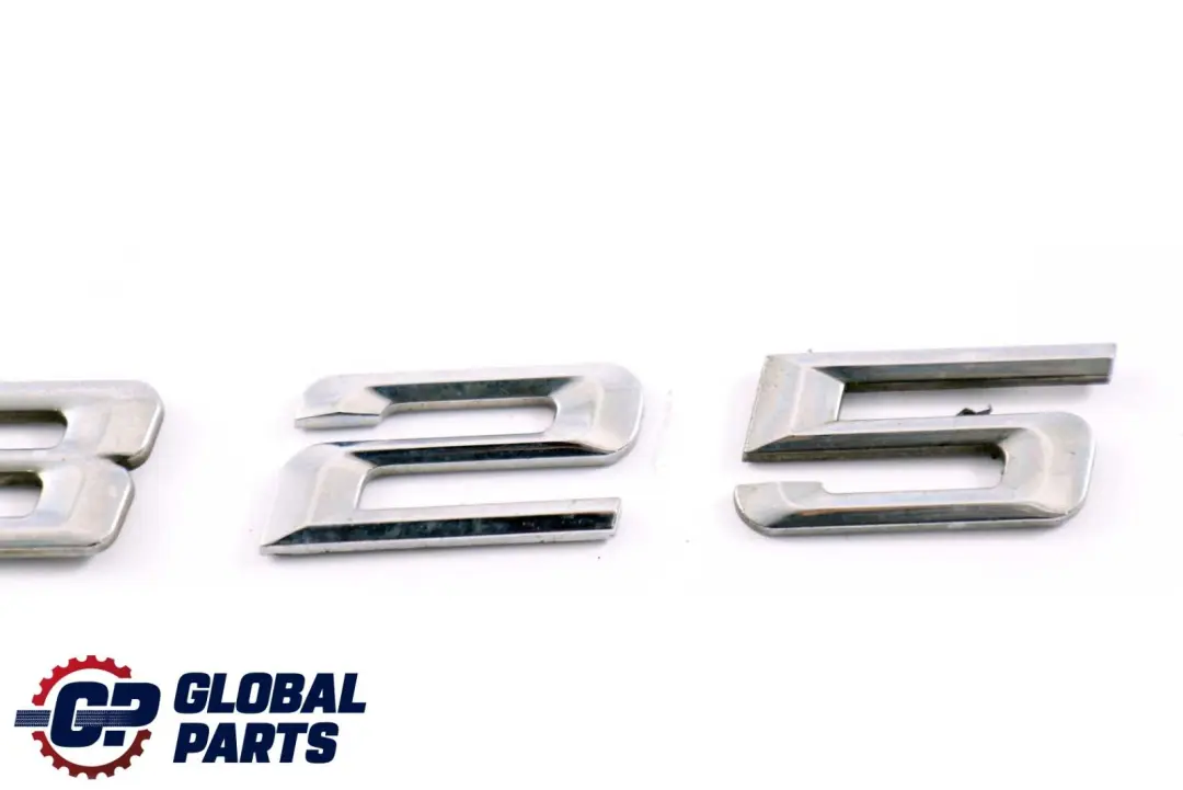 Kofferraum Schriftzug Emblem Beklebt Hinten 325i für BMW 3 er E46 mit Teilenummer 7025251 BMW 3 er E46 Kofferraum Schriftzug Emblem Beklebt Hinten 325i - SKU 7025251 - Teilenummer 7025251