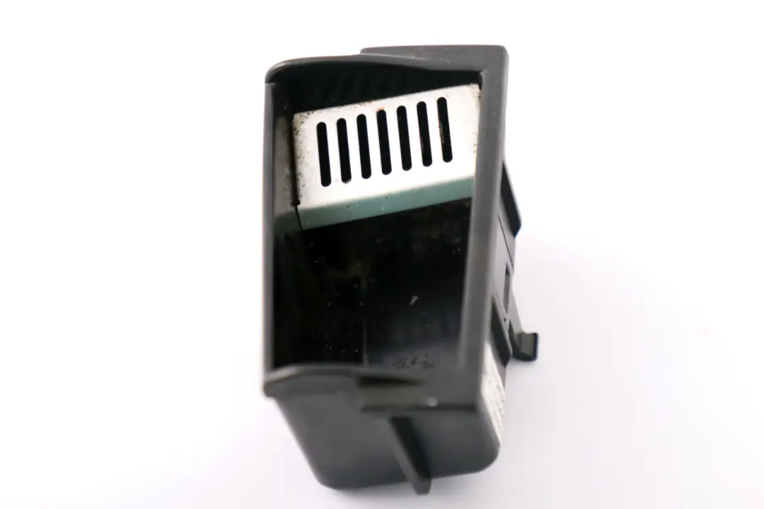 BMW E65 E66 E67 Puerta Trasera Derecha Cenicero InsertT - SKU 7025548 - Número de pieza 7025548